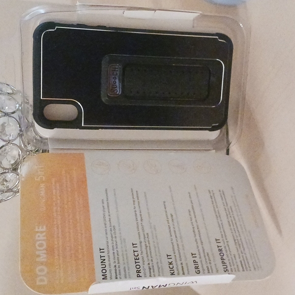 Scooch Wingman 5-in-1 Case for the iPhone 6.5" - Picture 11 of 13